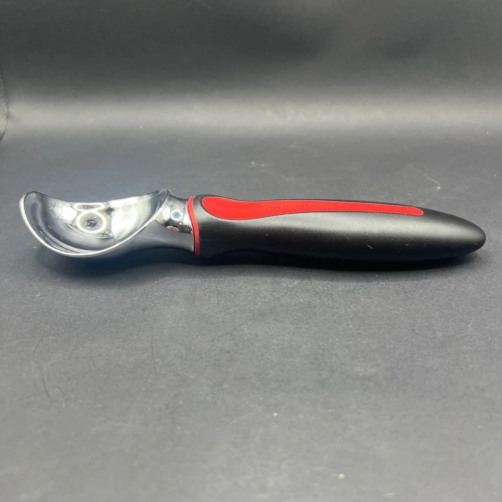 TUPPERWARE HEAVY DUTY ICE CREAM SCOOP RED/BLACK #5472A-2 Easy-Grip